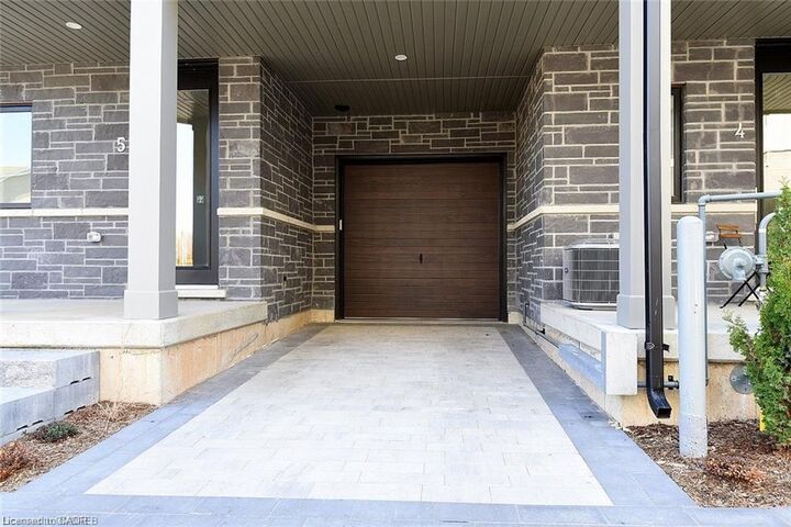 Property Photo:  3228 Ellyn Common  ON L7N 0A3 