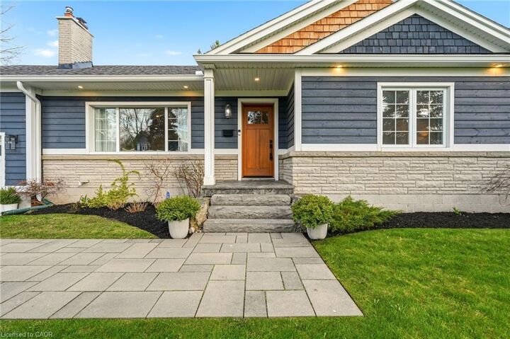 Property Photo:  2223 Deyncourt Drive  ON L7R 1W2 