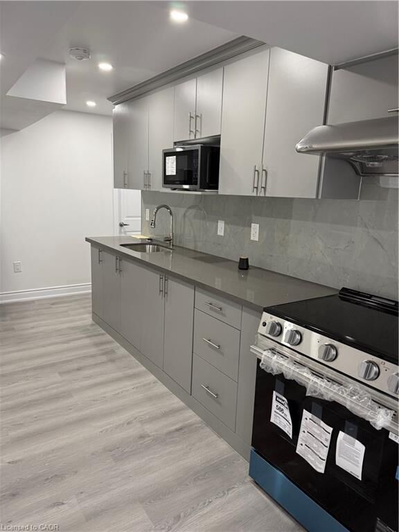 Property Photo:  75 Oj Gaffney Drive 2 (Lower Unit)  ON N5A 0K8 