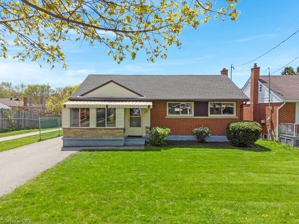 Property Photo:  171 Clark Avenue  ON N2C 1Y1 