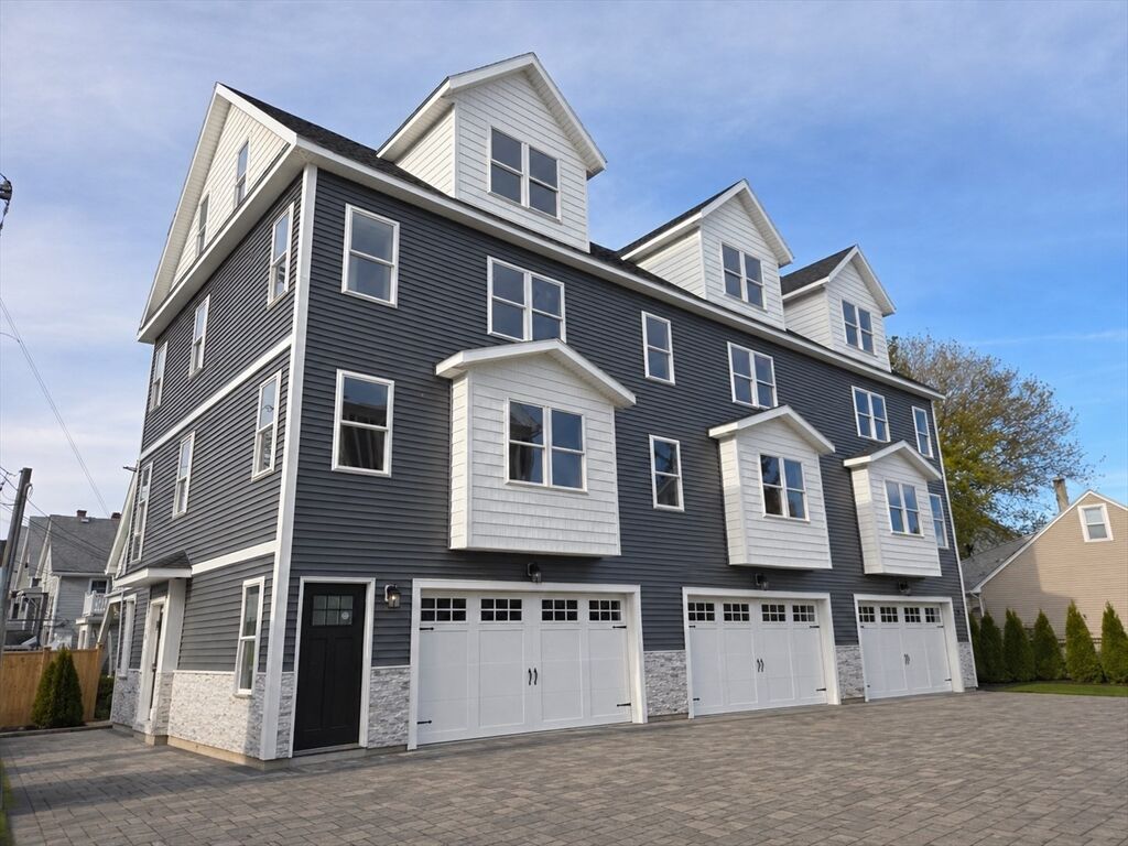 Property Photo:  562 Gorham Street 01  MA 01852 