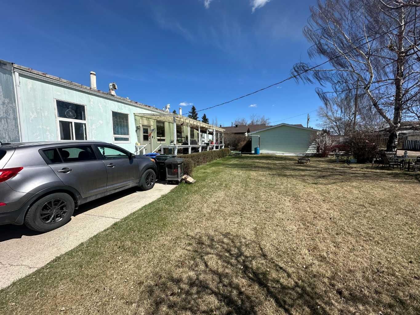 Property Photo:  1435 22 Avenue  AB T0M 0W0 