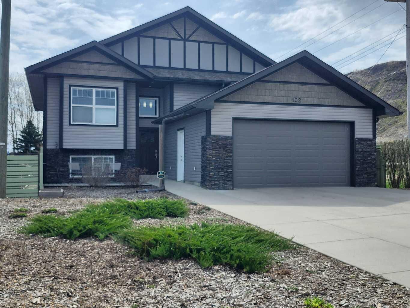 Property Photo:  102 9 Street  AB T0J 0Y0 