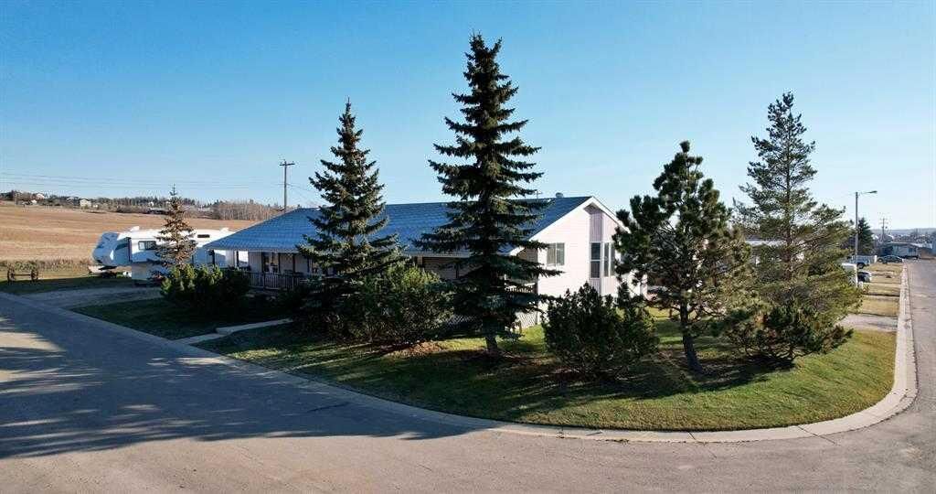 Property Photo:  422 7th Avenue  AB T0H 0C0 