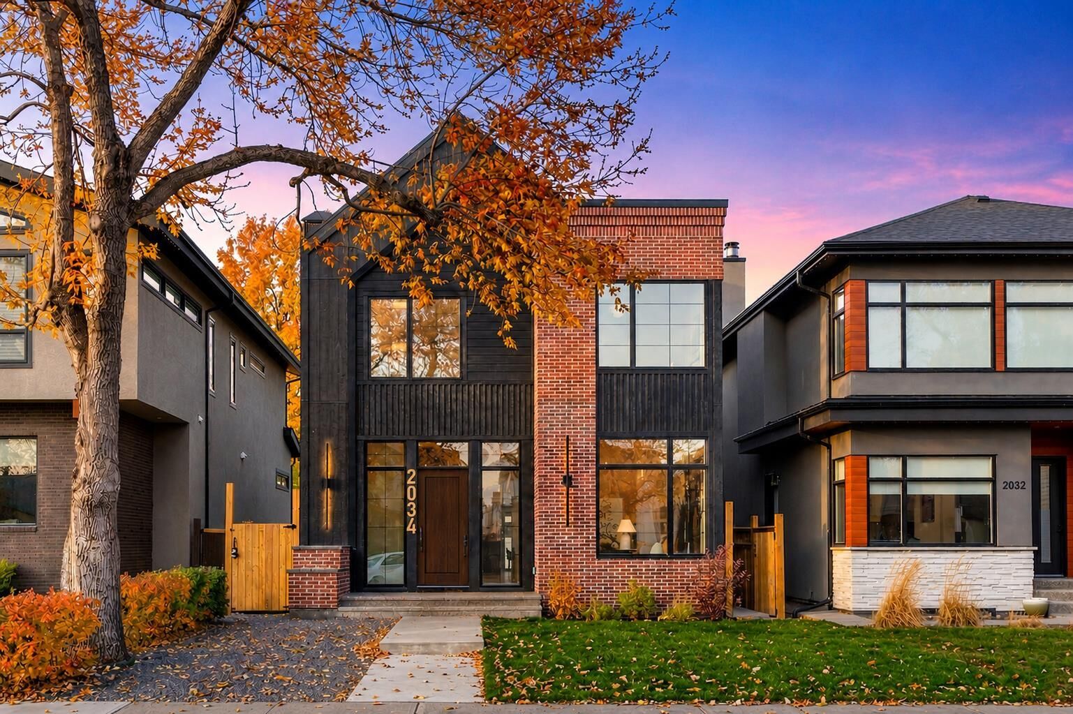 Property Photo:  2034 49 Avenue SW  AB T2T 2V4 