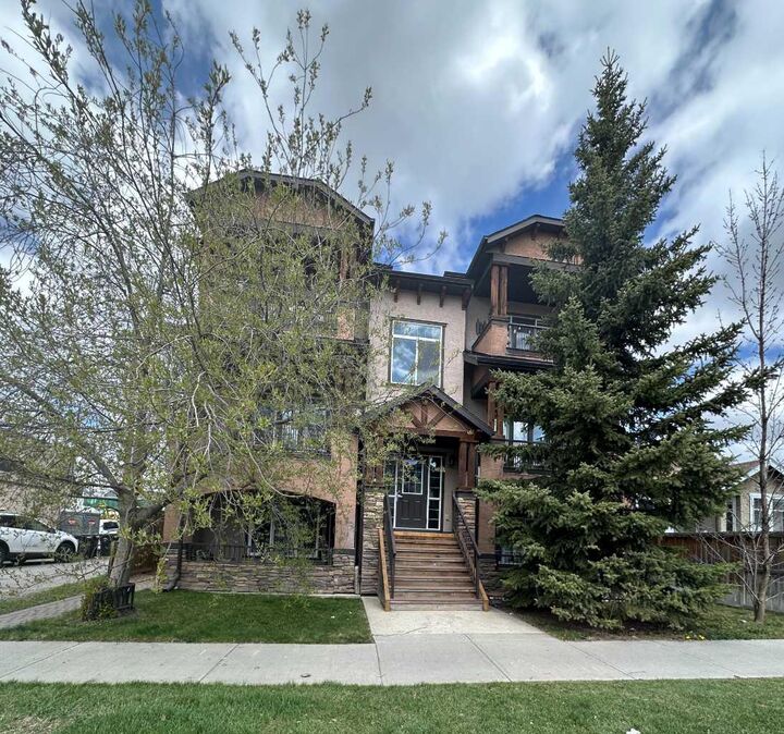 110 12 Avenue NE 102 — photo 1