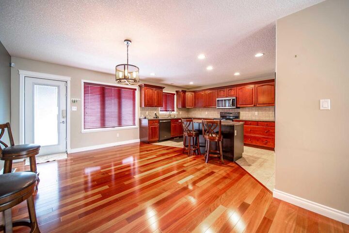 Property Photo:  2521 10 Avenue  AB T9W 1W2 