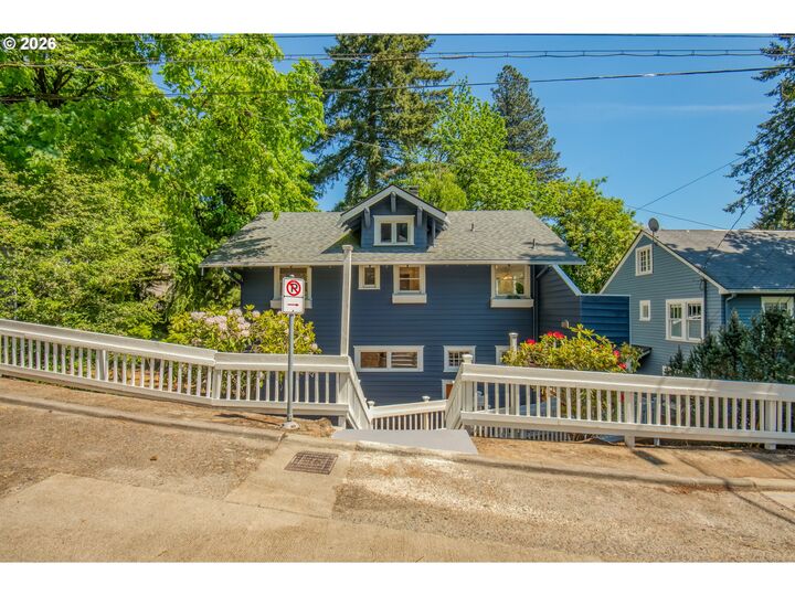 Property Photo:  2656 SW Gerald Ave  OR 97201 