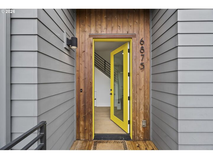 Property Photo:  6875 N Salem Ave  OR 97203 