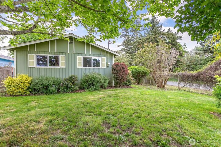 Property Photo:  2700  Xenia Street  WA 98226 