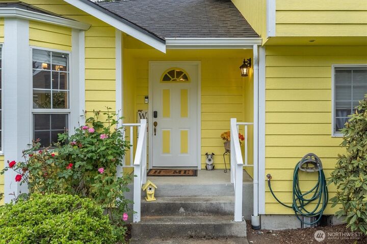 Property Photo:  442  Cougar Street SE  WA 98503 
