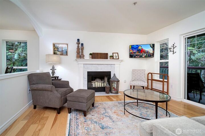Property Photo: 18501 SE Newport Way J238 WA 98027