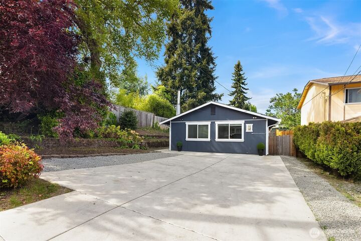 Property Photo: 3912 S Orcas Street WA 98118