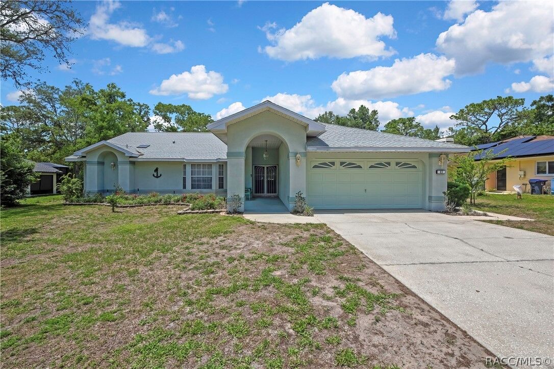 Property Photo:  83 Oak Village Boulevard  FL 34446 