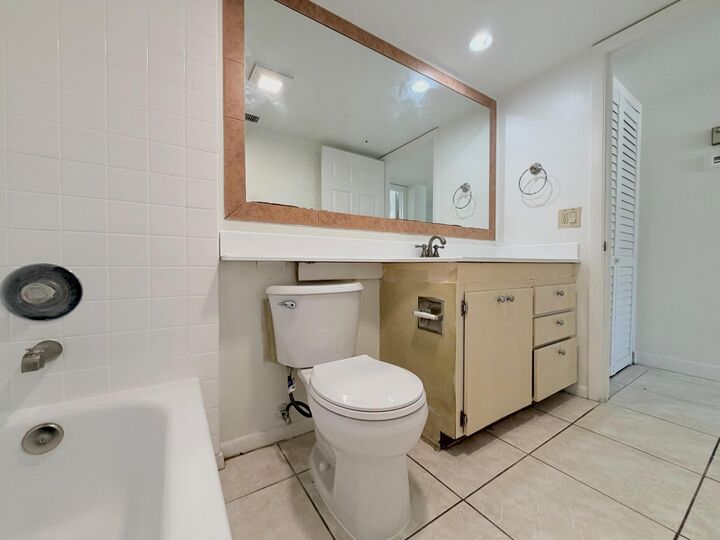 Property Photo:  3511 Village Boulevard Unit 103  FL 33409 