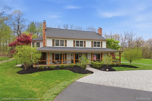 Property Photo:  5490 Great Fosters Drive  MI 48306 