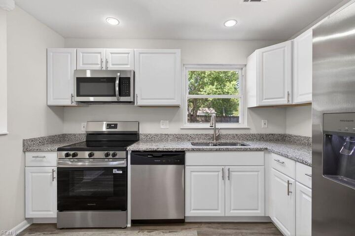Property Photo: 341 Malden Ln VA 23602