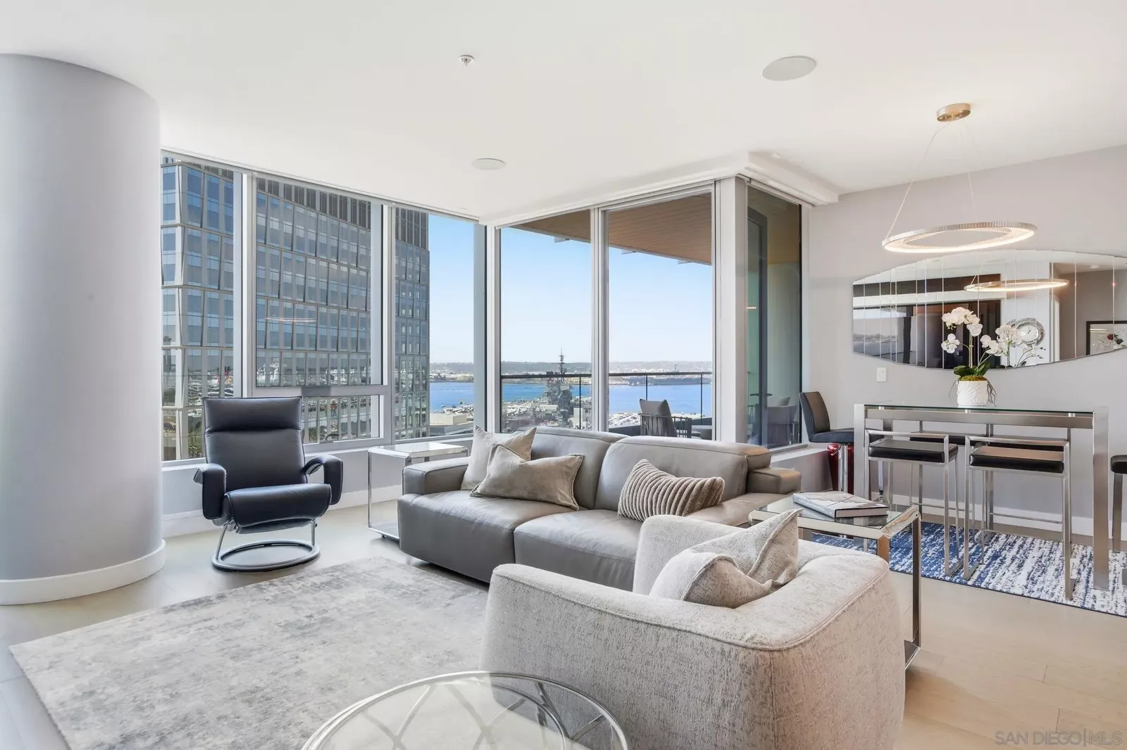 Property Photo: 888 W E Street 1403 CA 92101