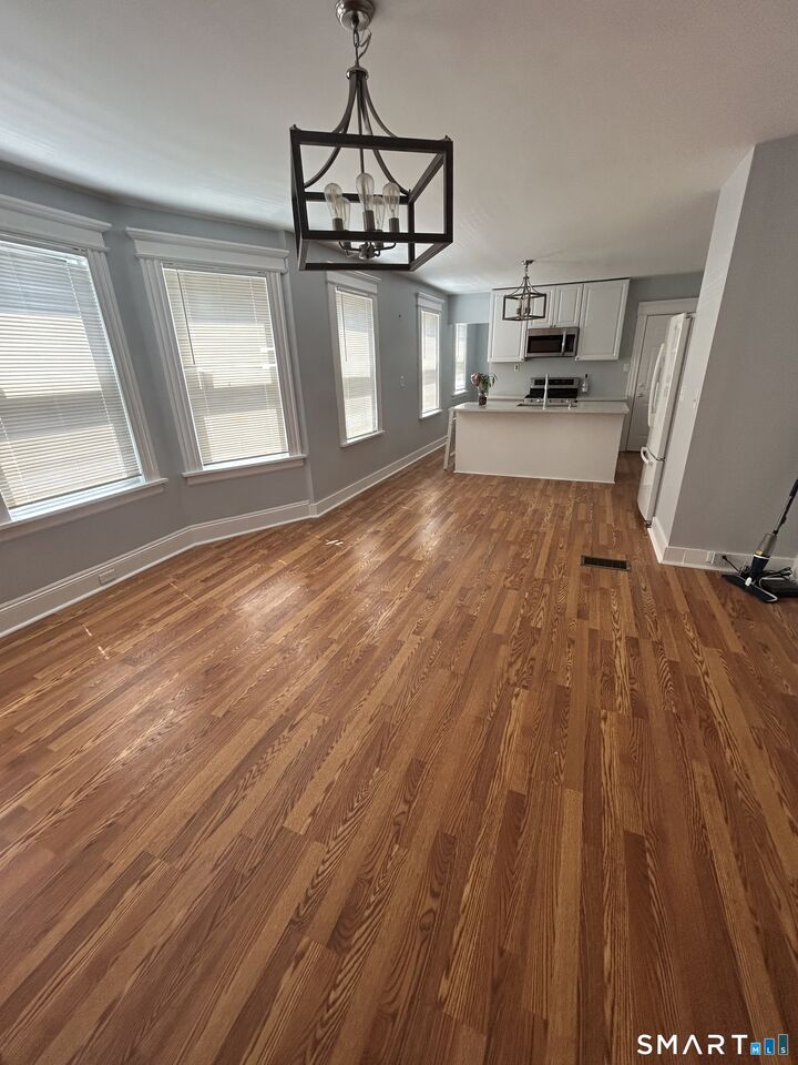 Property Photo:  273 Judson Place 1  CT 06610 