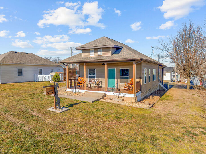 Property Photo:  215 W College Street  MO 65616 