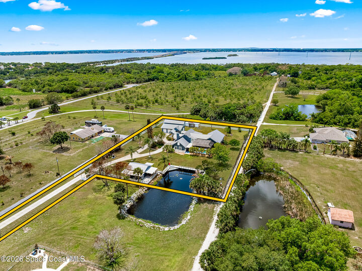 Property Photo:  2955 N Tropical Trail  FL 32953 