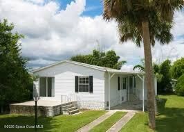 Property Photo: 818 Thrush Circle FL 32976