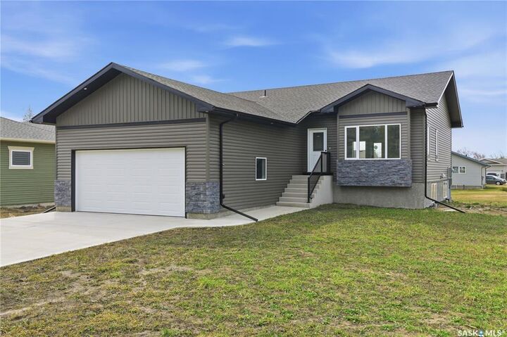 Photo de la propriété:  208 2nd Street S  SK S0K 4R0 
