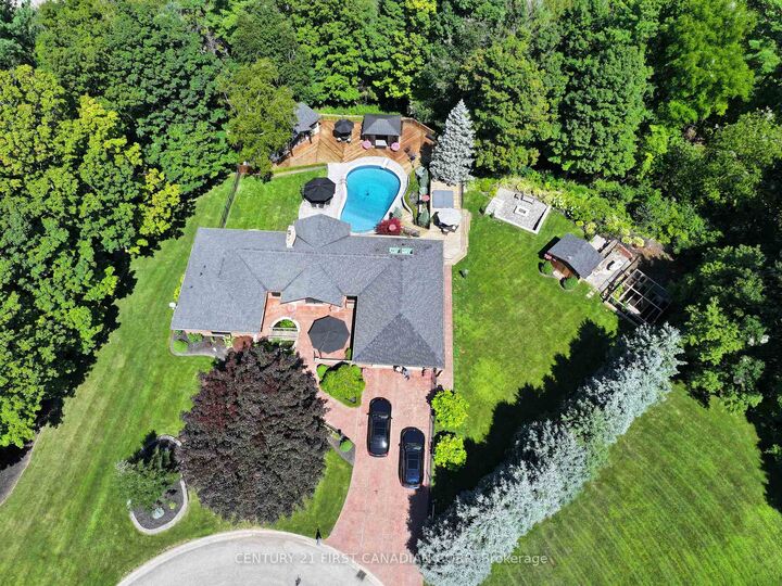 Property Photo:  2314 Lime Kiln Drive  ON N6K 4P6 