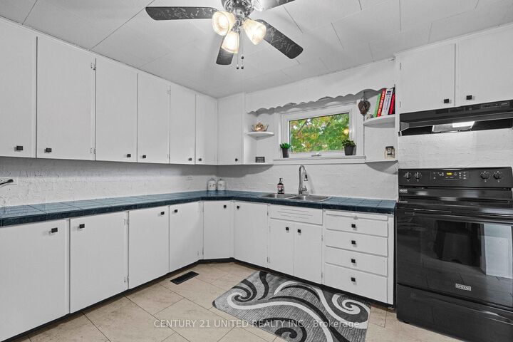 Property Photo: 4 O'Brien Street ON K0K 2M0