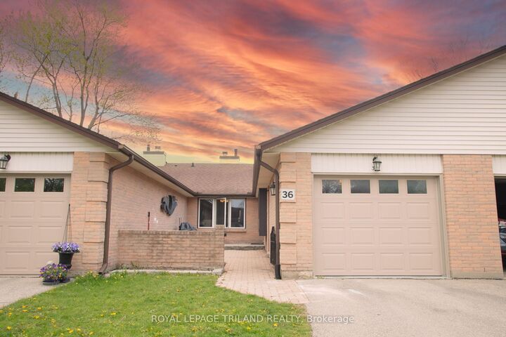 60 Fiddlers Green Road 36 — photo 1