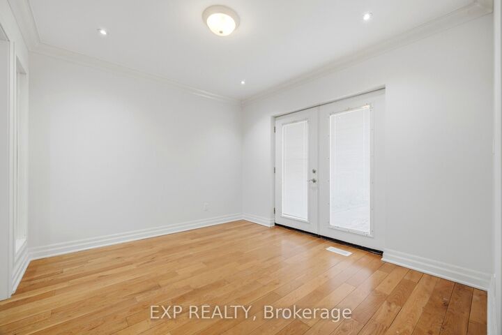 Property Photo: 2065 Westfield Drive ON L4Y 1P2