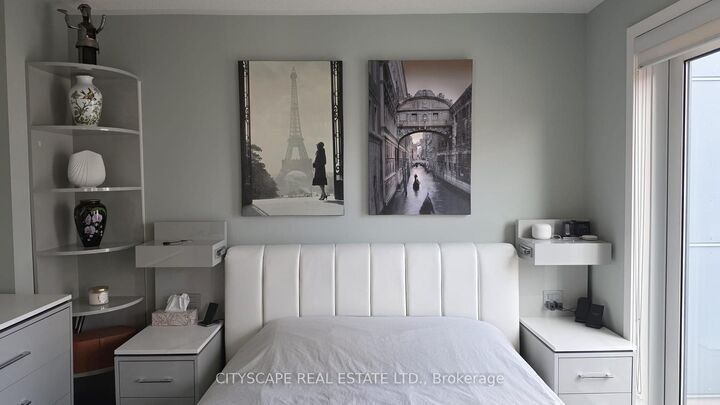 Property Photo: 35 Oak Street ON M5A 0A2