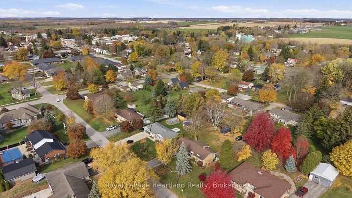 Property Photo: 292 Wellington Street ON N0M 1H0