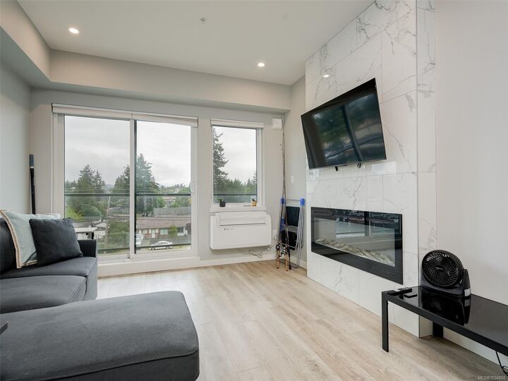 Property Photo:  654 Granderson Rd 404  BC V9B 7B9 