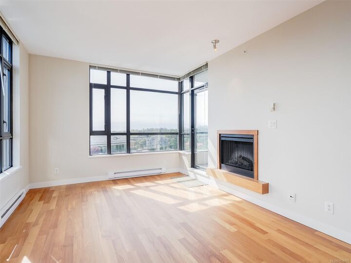 Property Photo:  788 Humboldt St 1203  BC V8W 4A2 
