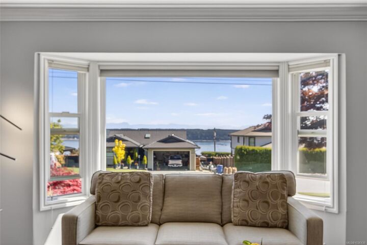 Property Photo:  450 McLean St S  BC V9W 5W1 