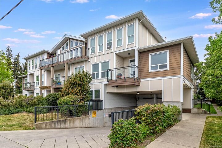 Property Photo:  938 Dunford Ave 309  BC V9B 2S3 