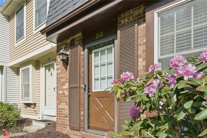 Property Photo:  212 Shadowlawn Cir  PA 15236 