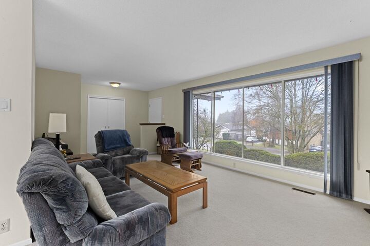 Property Photo:  13771 Malabar Avenue  BC V4B 2X8 