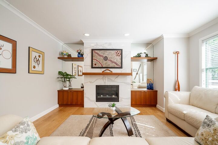 Property Photo:  229 E 8th Street 11  BC V7L 1Y9 