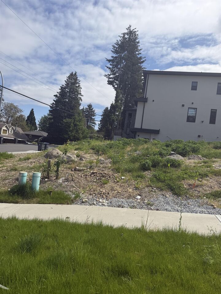 Property Photo: 13858 115 Avenue BC V3R 2P3