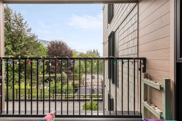 Property Photo:  37994 Second Avenue 402  BC V8B 0C3 