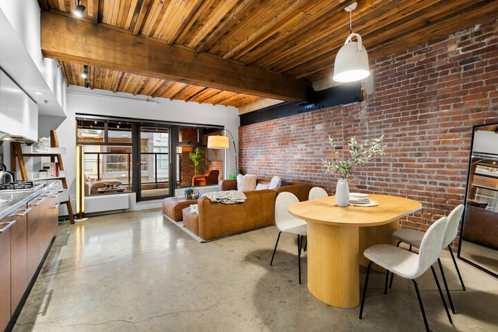 388 W 1st Avenue 410 — photo 1