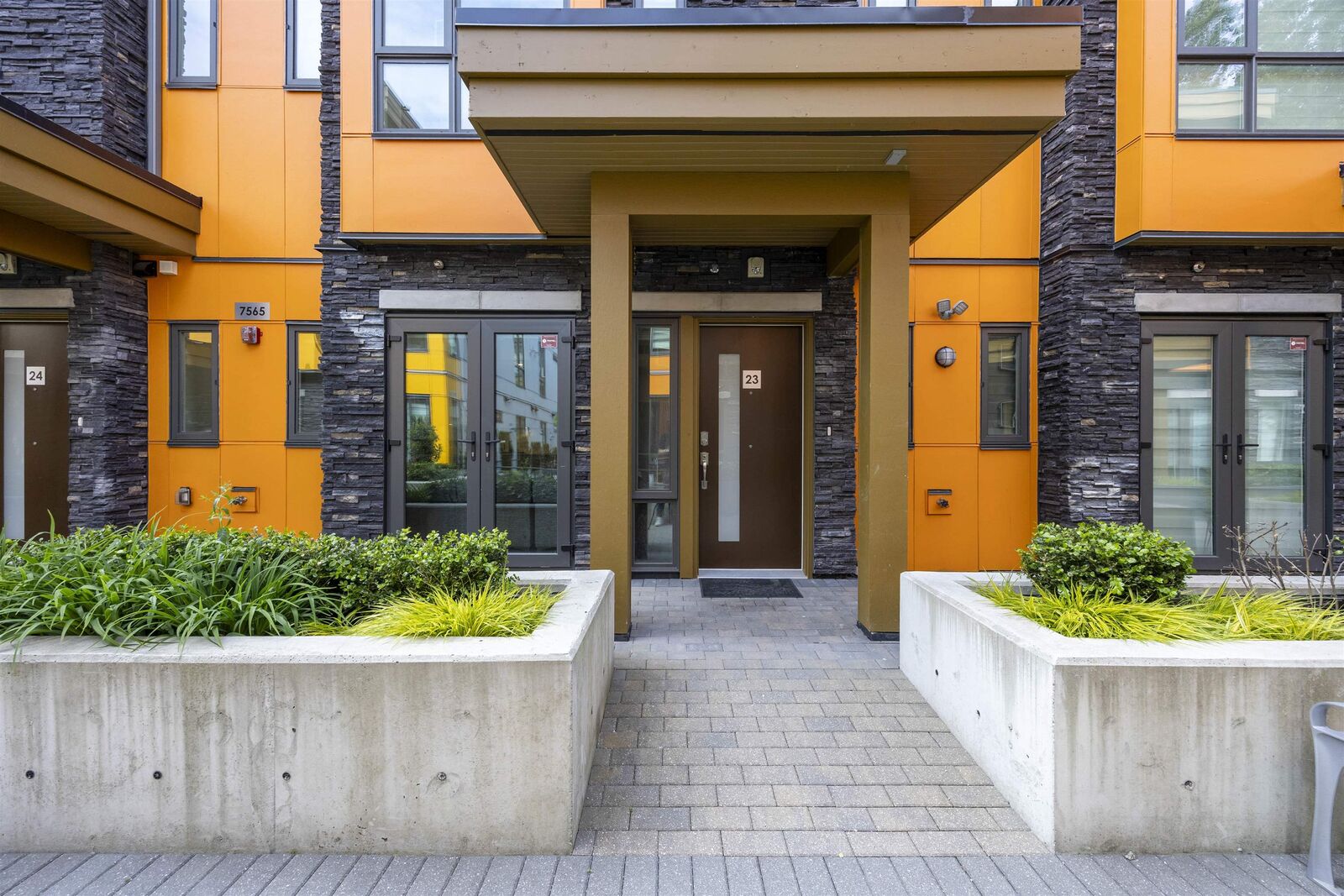 Property Photo:  7565 Oak Street 23  BC V6P 4A4 