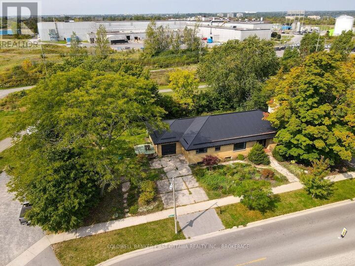 Property Photo:  10 Brant Avenue  ON K7K 4V1 