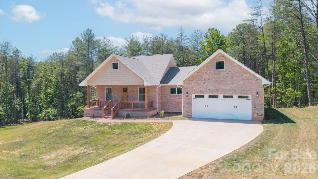 Property Photo:  2026 Robert Drive  NC 28655 