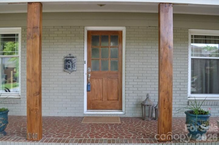 Property Photo:  1140 Bevis Drive  NC 28209 