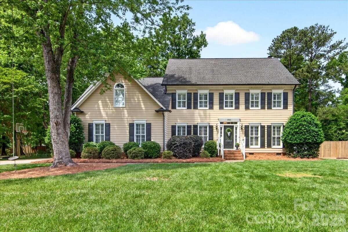 Property Photo:  10216 Hollybrook Drive  NC 28277 