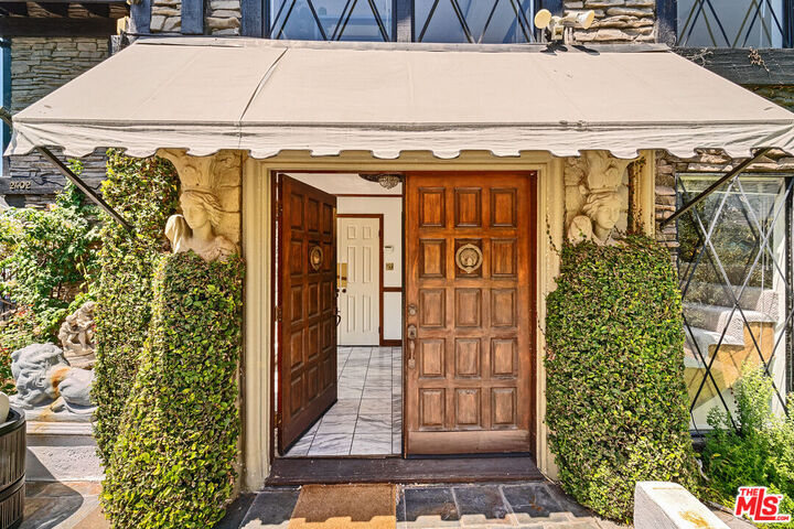 Property Photo: 2402 Hollyridge Dr CA 90068