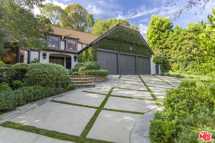 Property Photo:  13176 Boca De Canon Ln  CA 90049 